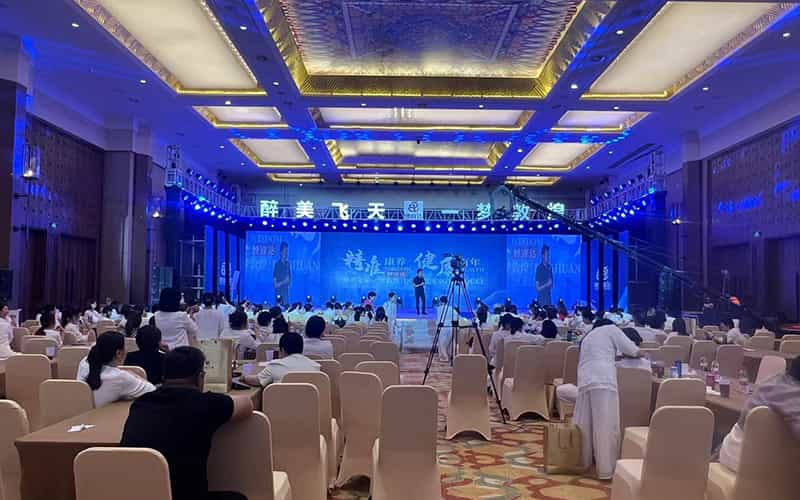 廣告物料制作會(huì)場(chǎng)布景舞臺(tái)搭建展位搭建舞臺(tái)燈光設(shè)備演藝音響高清LED屏