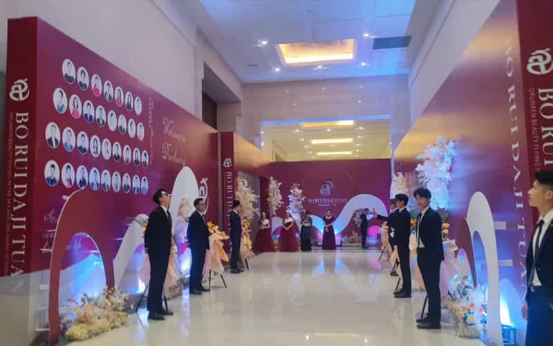 廣告物料制作會(huì)場(chǎng)布景舞臺(tái)搭建展位搭建舞臺(tái)燈光設(shè)備演藝音響高清LED屏