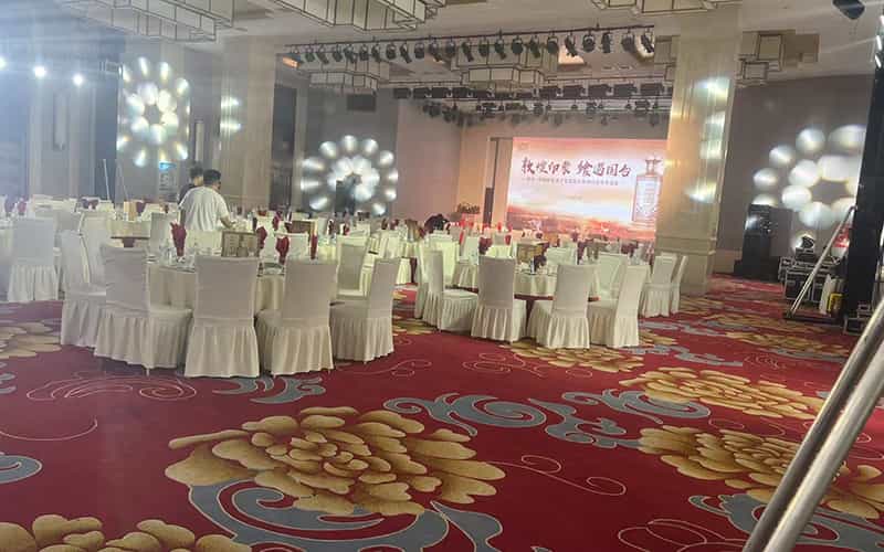 廣告物料制作會(huì)場(chǎng)布景舞臺(tái)搭建展位搭建舞臺(tái)燈光設(shè)備演藝音響高清LED屏